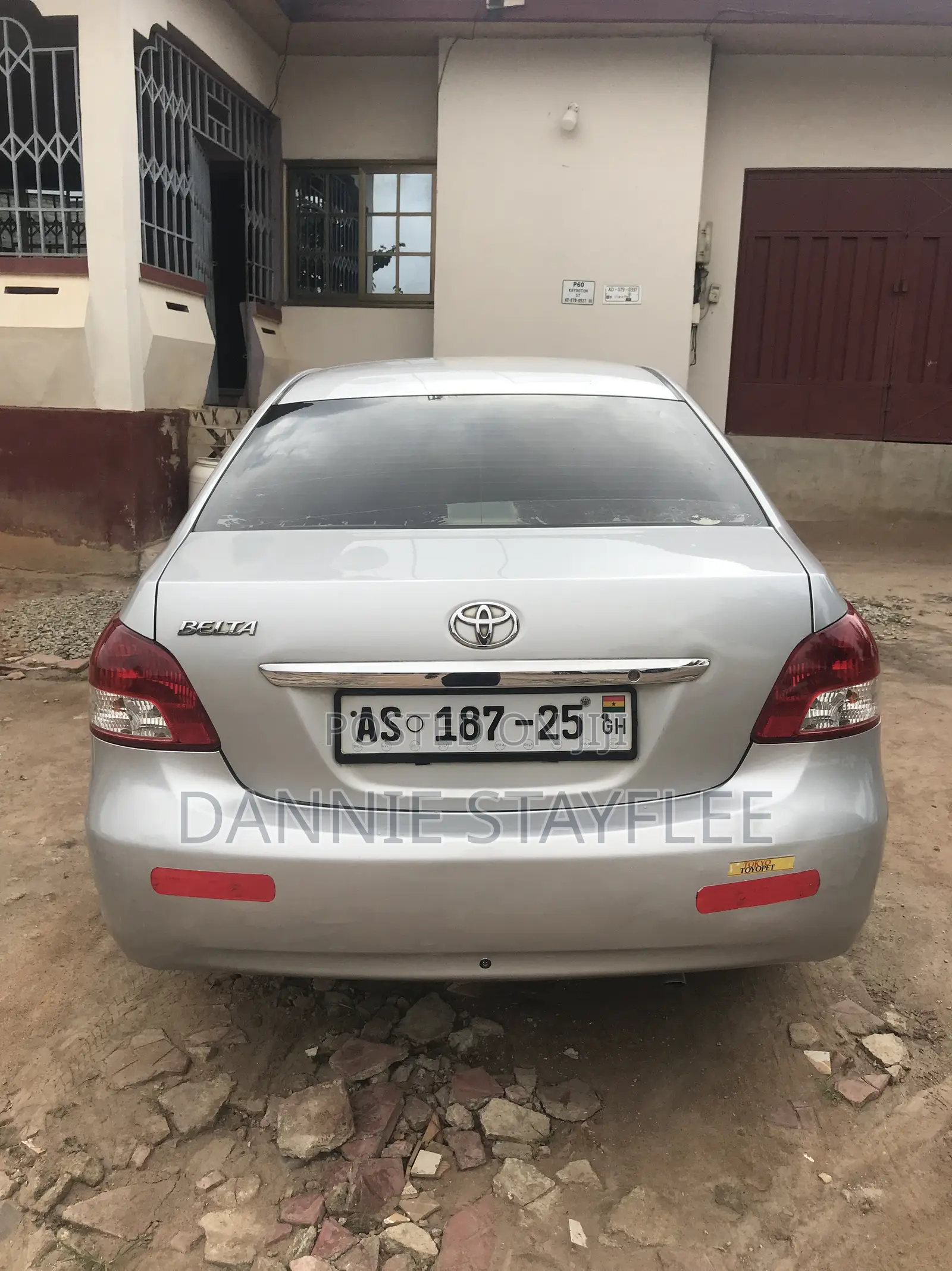 Toyota Belta 2011 Silver