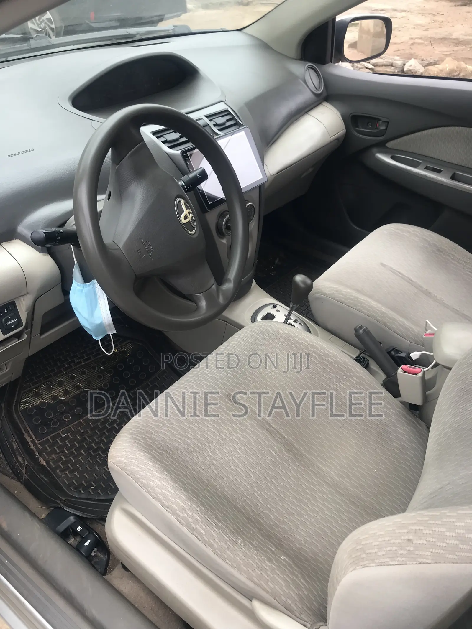 Toyota Belta 2011 Silver