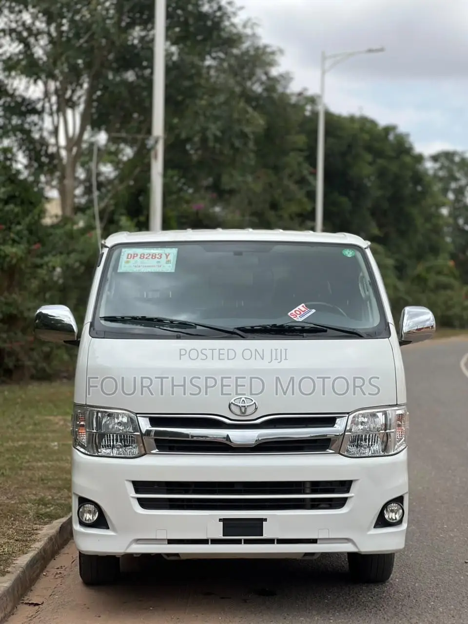Toyota HiAce 2013 White