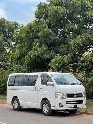 Toyota HiAce 2013 White