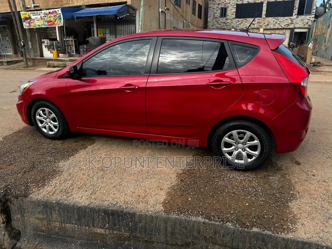 Hyundai Accent 2013 Red