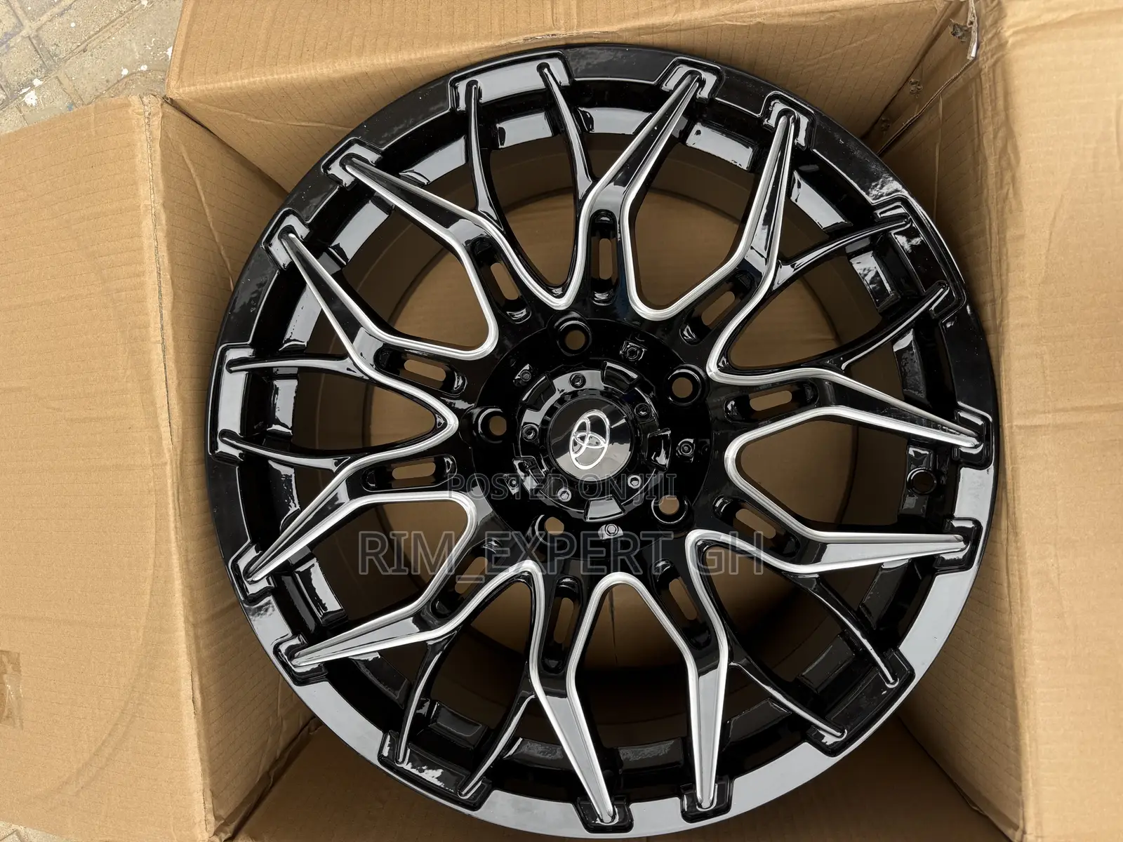 Land Cruiser HardBody Rim 17 Off -Road