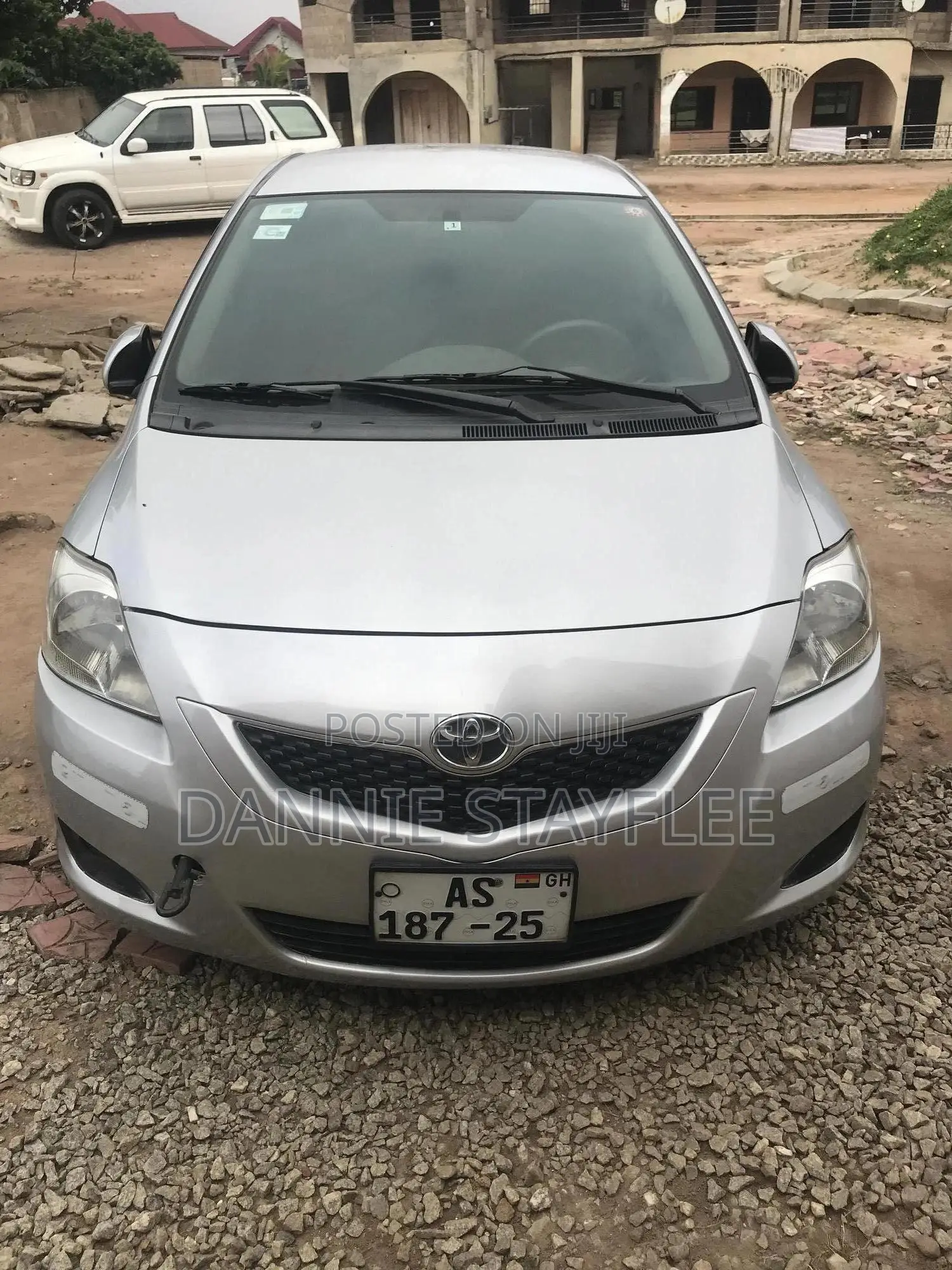 Toyota Belta 2011 Silver