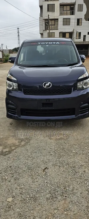 Toyota Voxy 2013 Blue