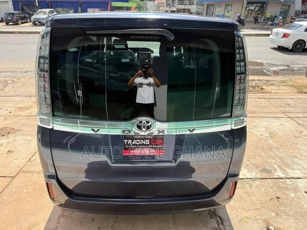 Toyota Voxy X 2WD 7-Seater 2015 Matt Black