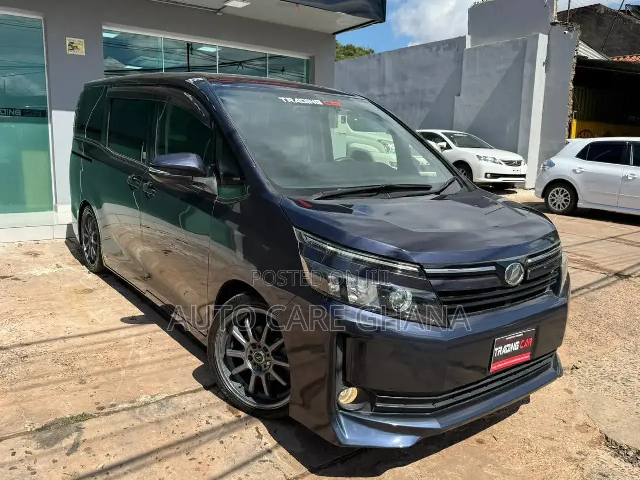 Toyota Voxy X 2WD 7-Seater 2015 Matt Black