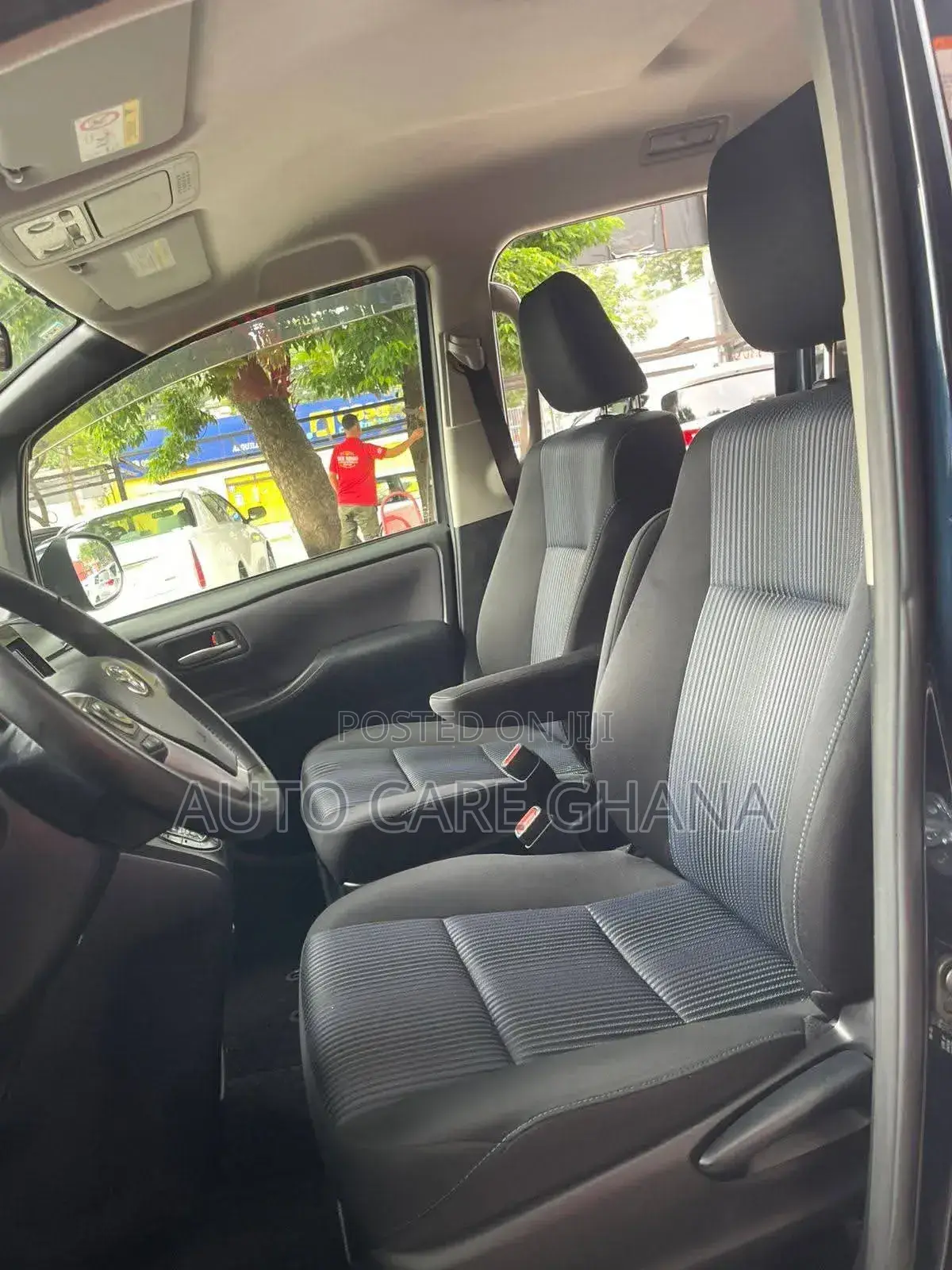 Toyota Voxy X 2WD 7-Seater 2015 Matt Black