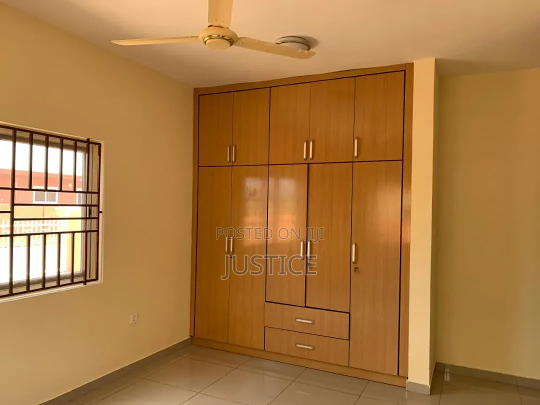 3bdrm House in Tema Community 25 for rent
