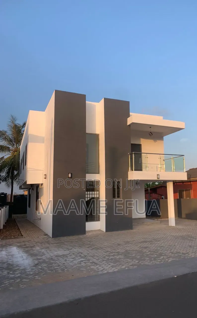 4bdrm House in Adenta, Accra Metropolitan for sale