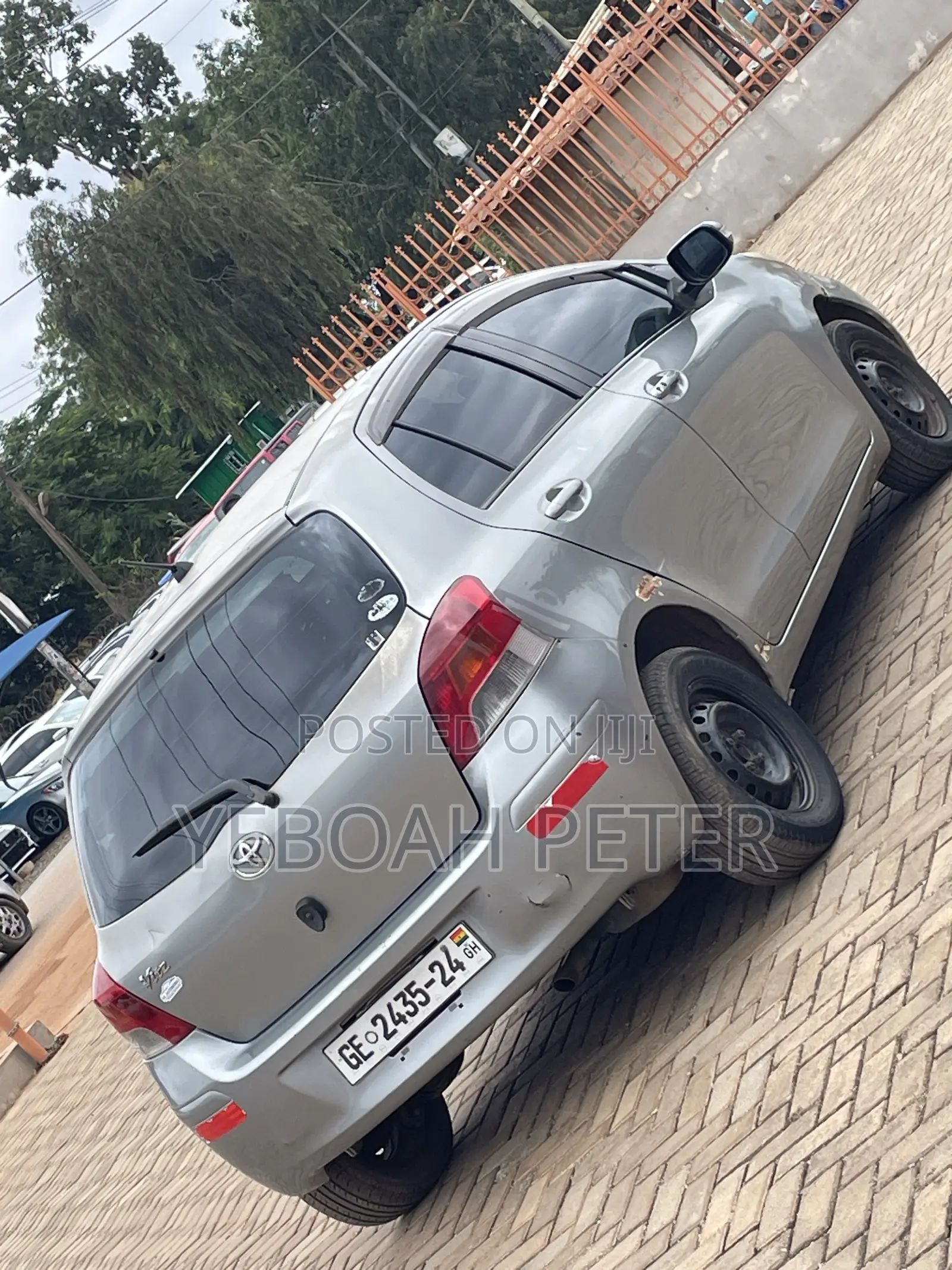 Toyota Vitz 2010 Gray