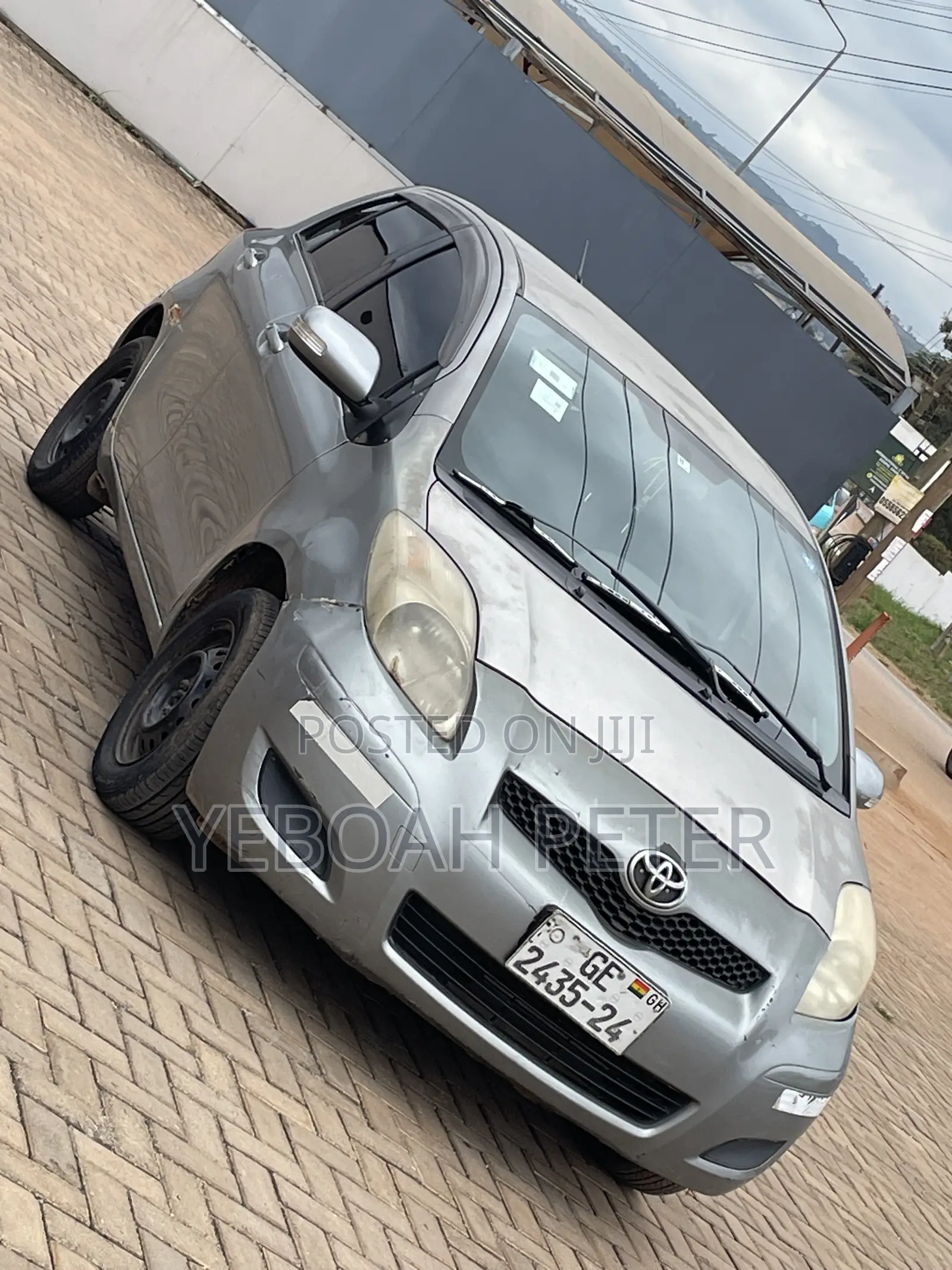 Toyota Vitz 2010 Gray