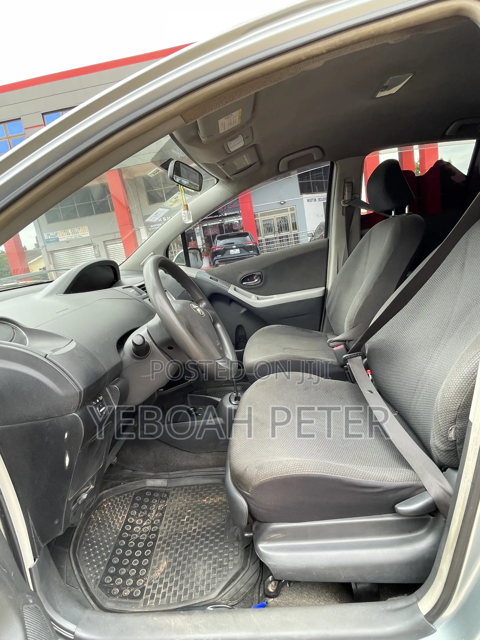 Toyota Vitz 2010 Gray