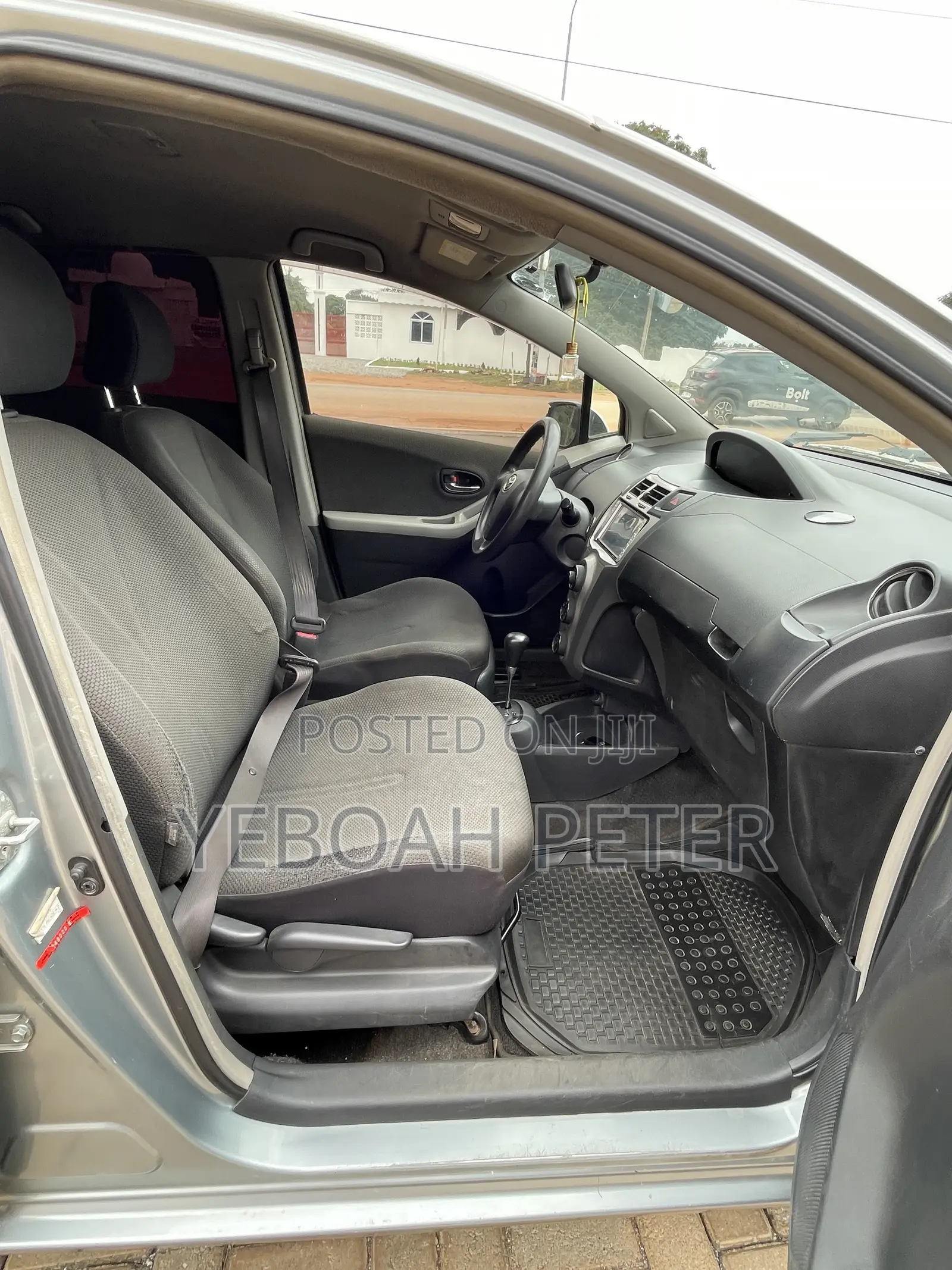 Toyota Vitz 2010 Gray
