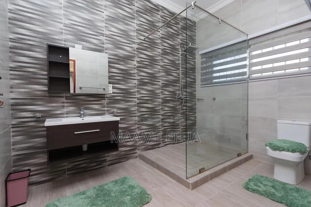 4bdrm House in Adenta, Accra Metropolitan for sale
