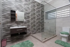 4bdrm House in Adenta, Accra Metropolitan for sale
