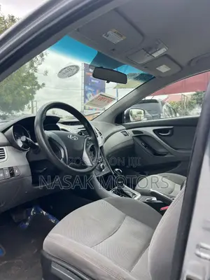 Hyundai Elantra SE 4dr Sedan (1.8L 4cyl 6M) 2014 Silver