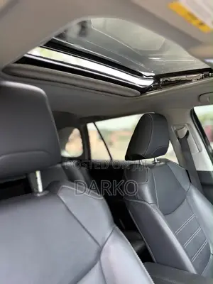 Toyota RAV4 XLE 2021 Black