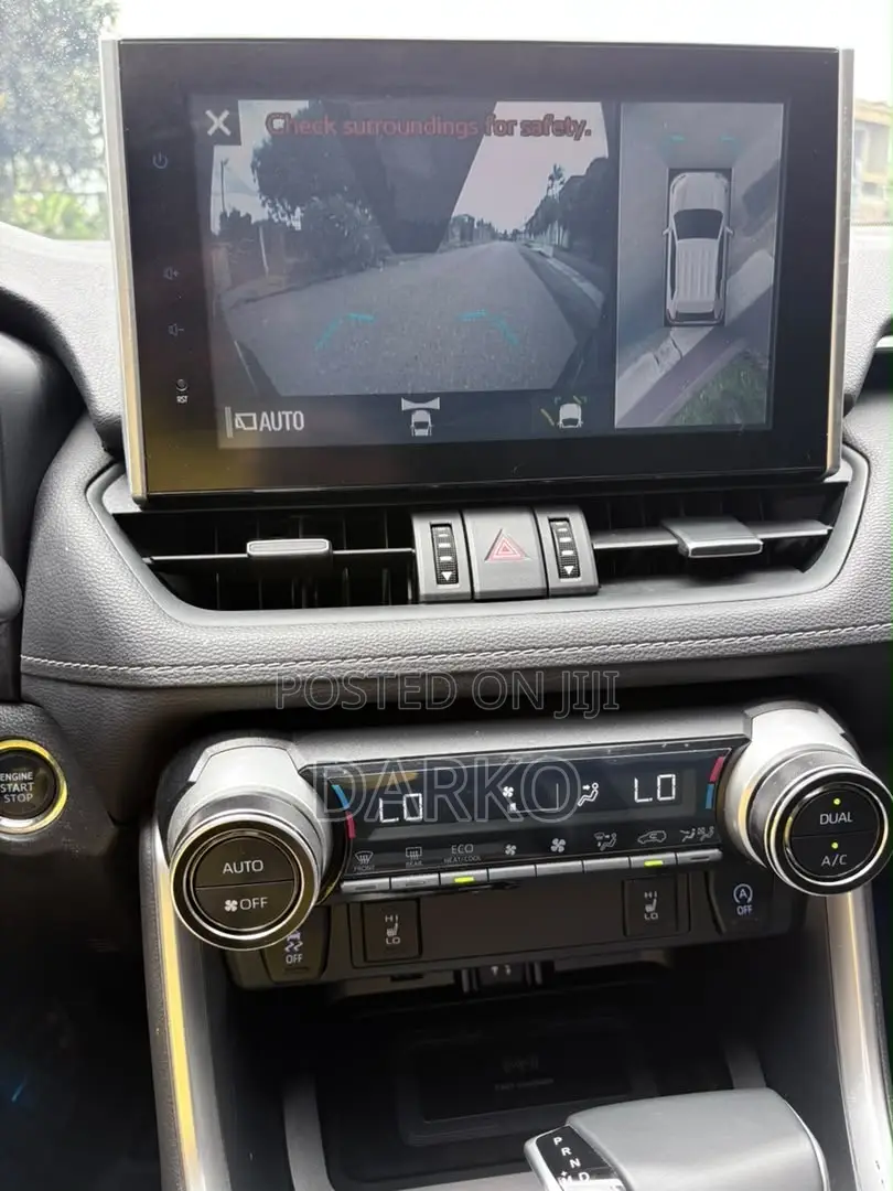 Toyota RAV4 XLE 2021 Black