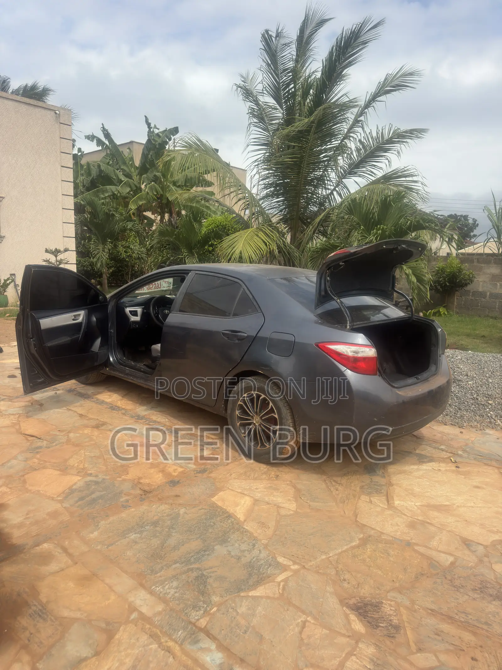 Toyota Corolla L 4dr Sedan (1.8L 4cyl 4A) 2015 Gray