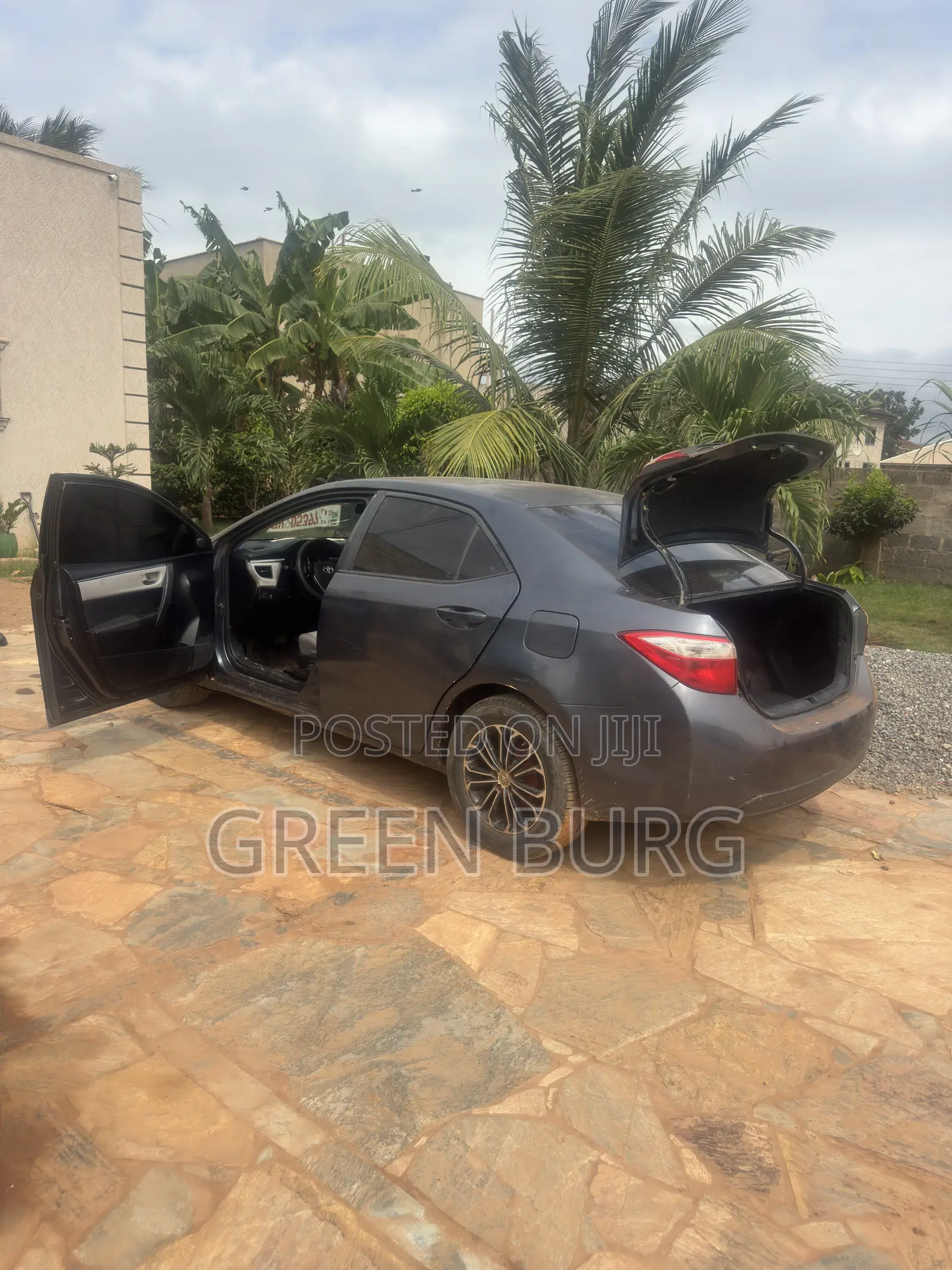 Toyota Corolla L 4dr Sedan (1.8L 4cyl 4A) 2015 Gray