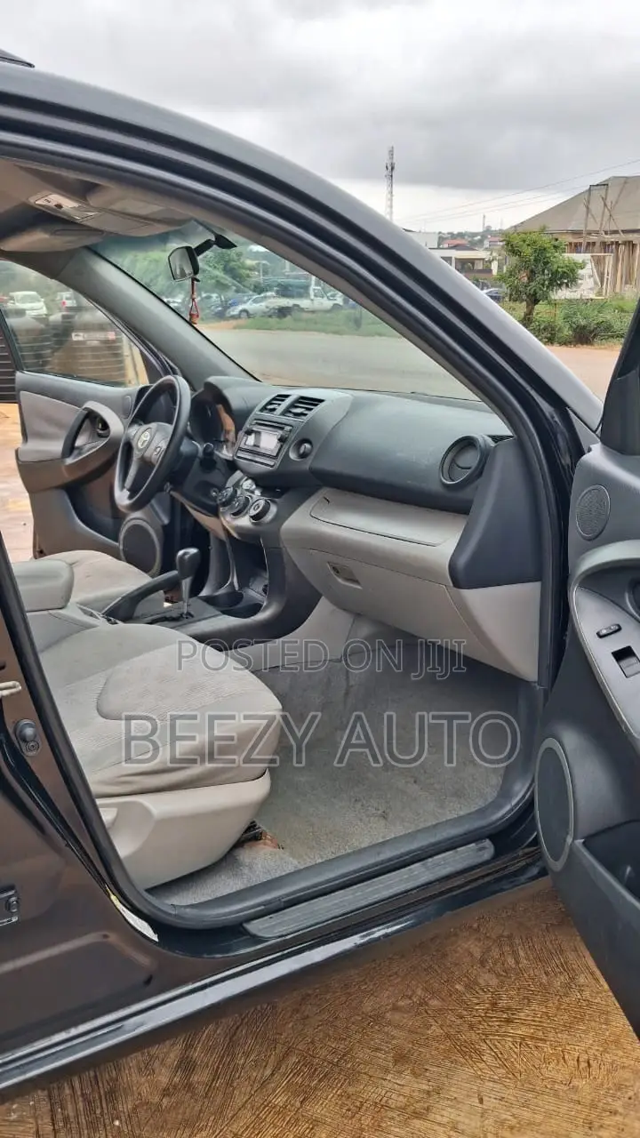 Toyota RAV4 2.5 2010 Black