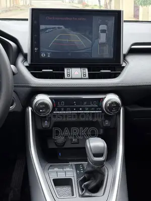 Toyota RAV4 XLE FWD 2023 White