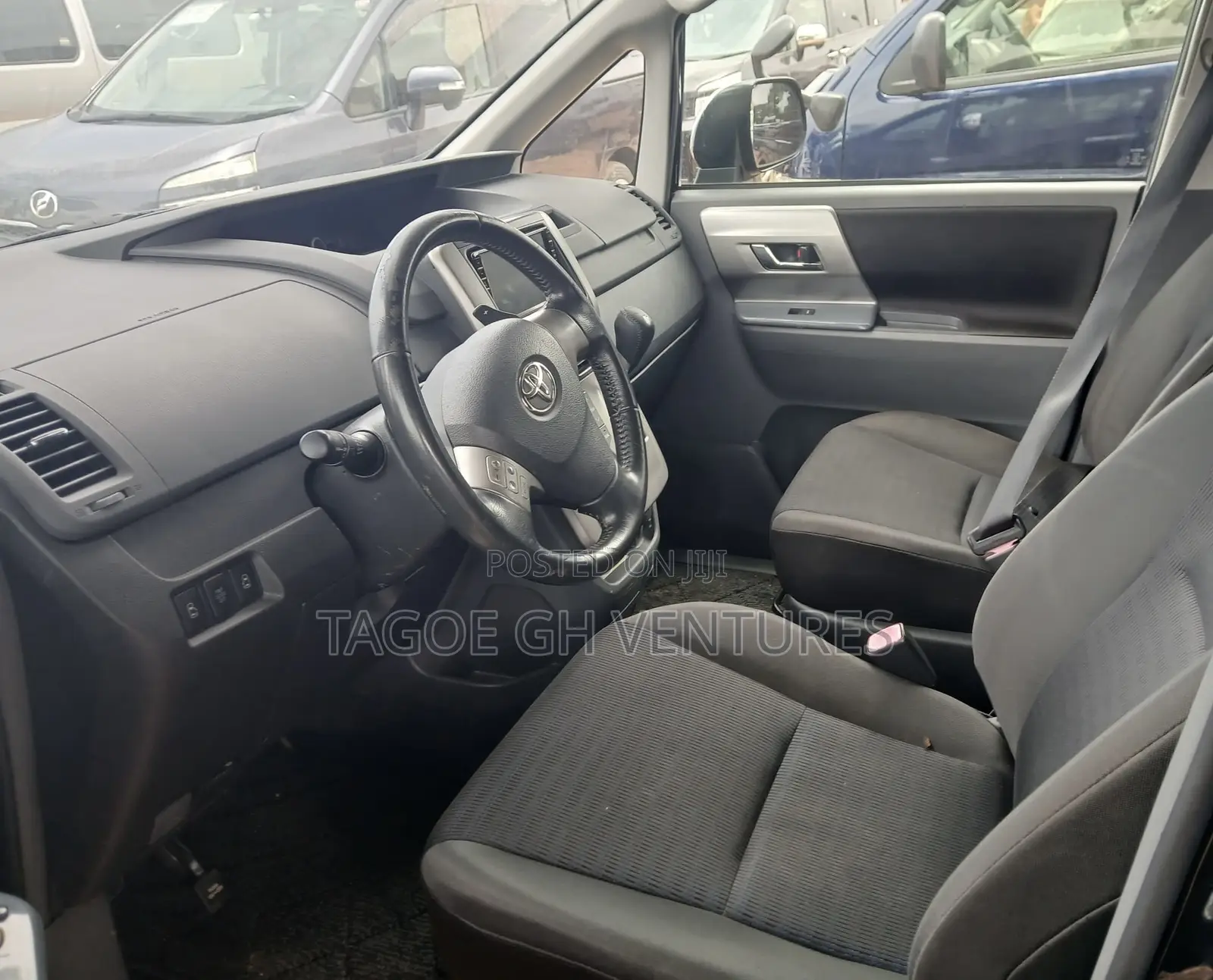 Toyota Voxy 2011 Black