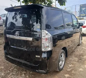 Toyota Voxy 2011 Black