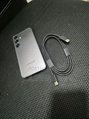 New Samsung Galaxy S24 128 GB Gray