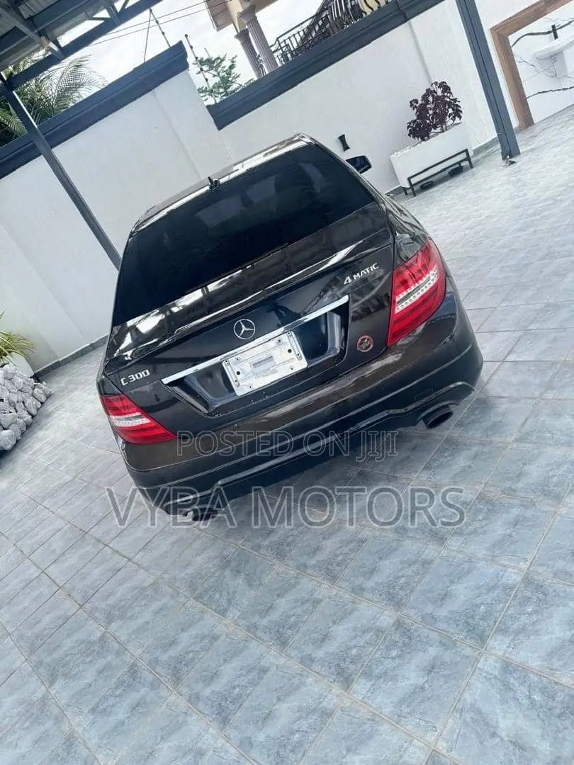 Mercedes-Benz C300 2014 Black