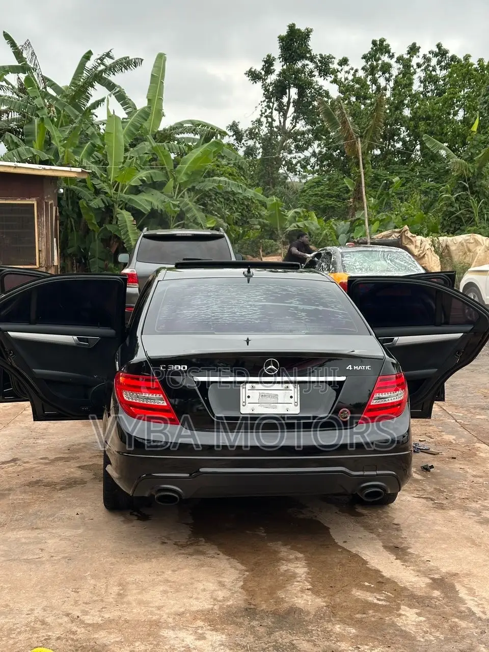 Mercedes-Benz C300 2014 Black
