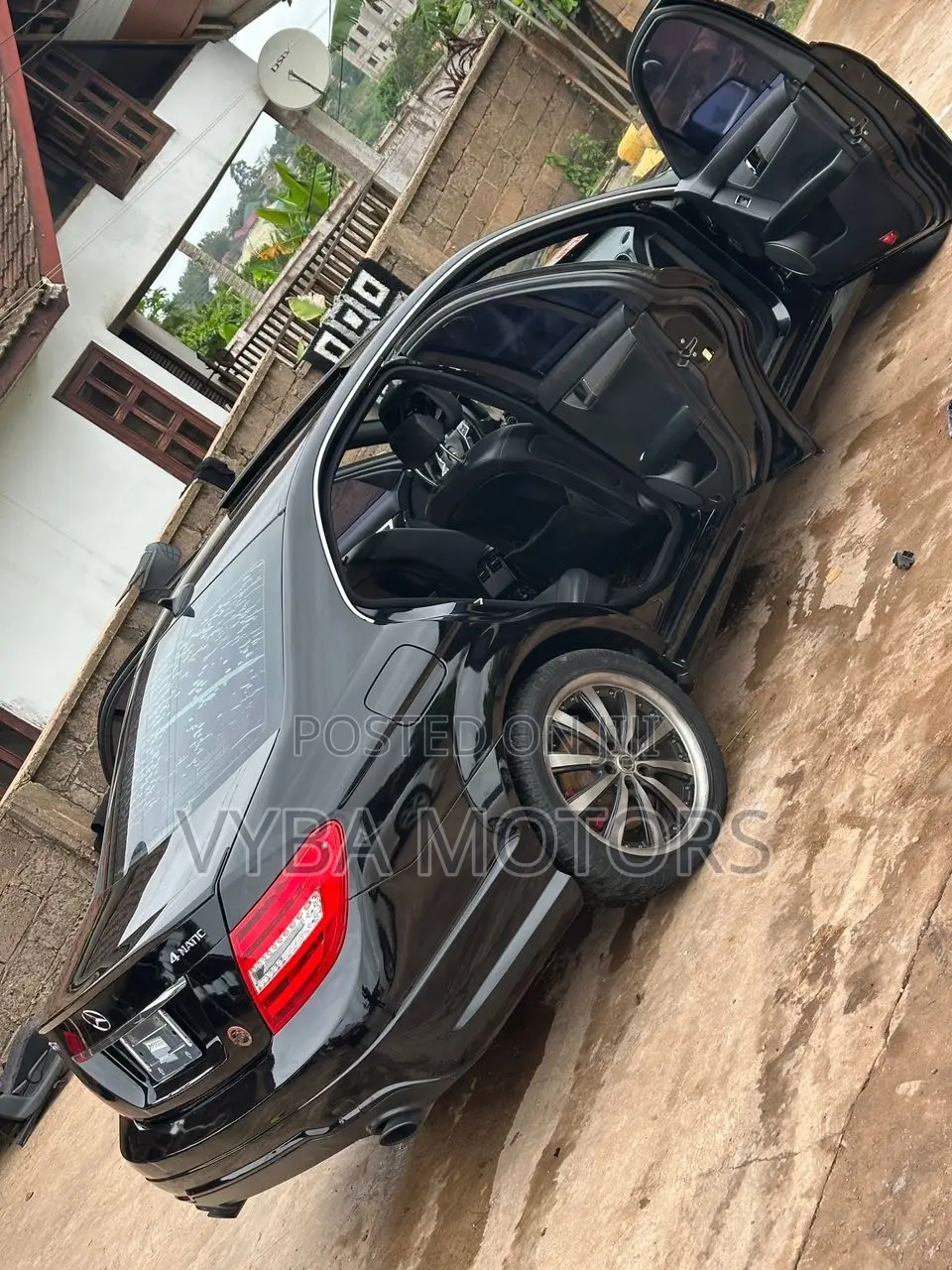 Mercedes-Benz C300 2014 Black