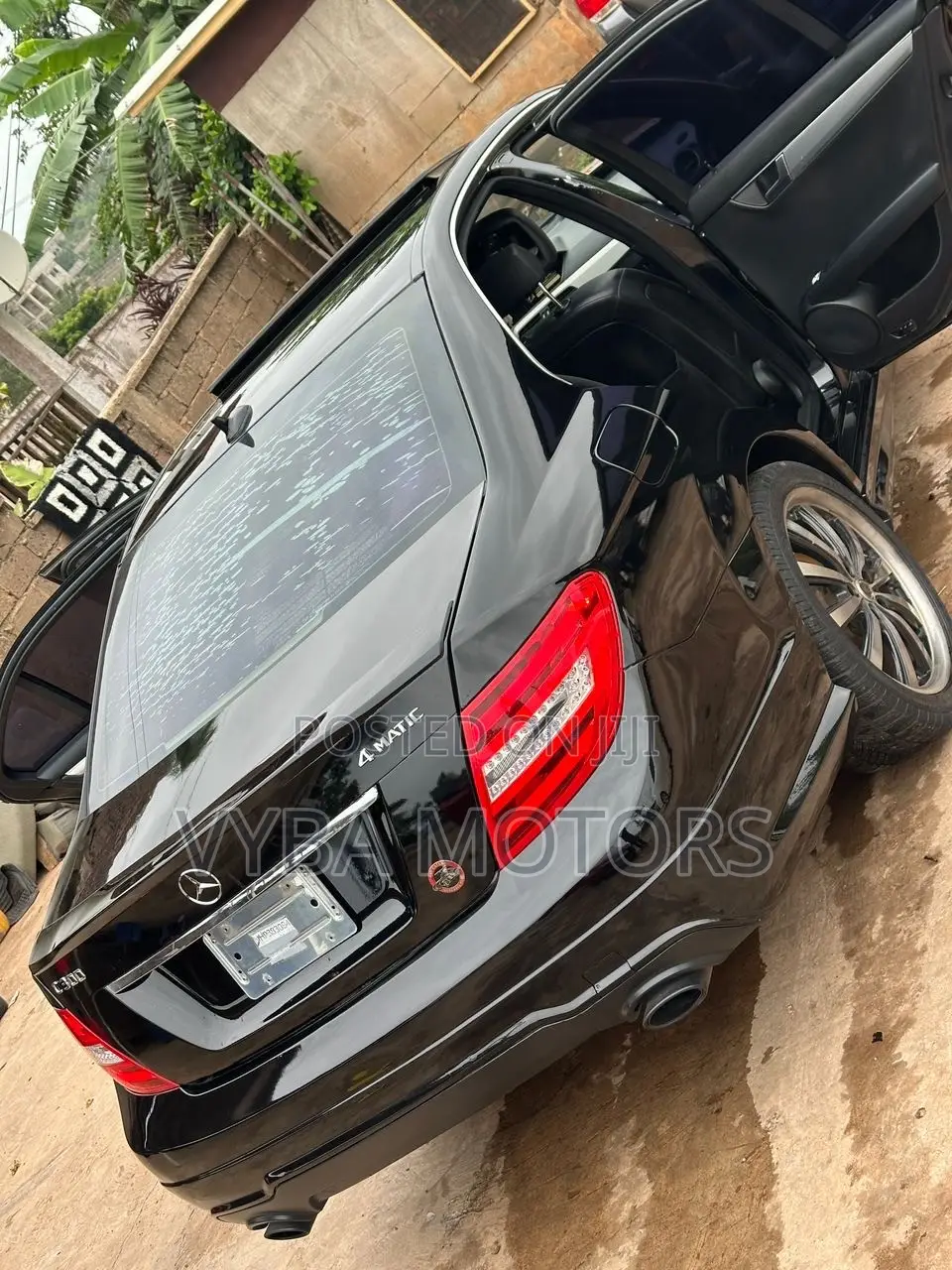 Mercedes-Benz C300 2014 Black