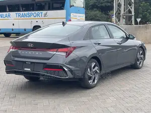 Hyundai Elantra 2024 Gray