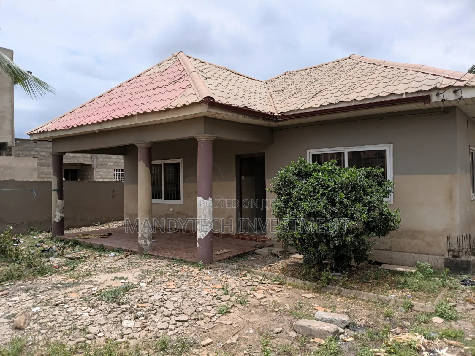 2bdrm House in Lake Side Estate for sale