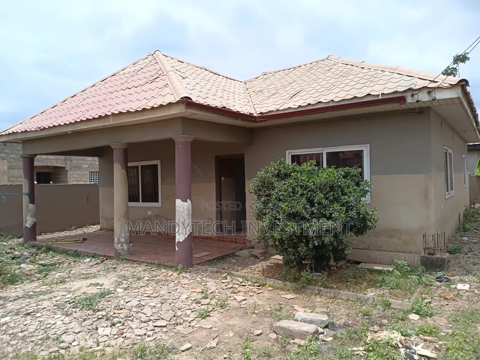 2bdrm House in Lake Side Estate for sale