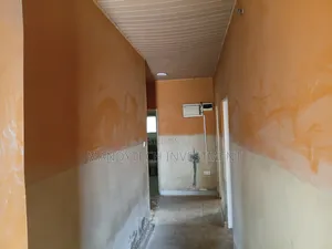 2bdrm House in Lake Side Estate for sale