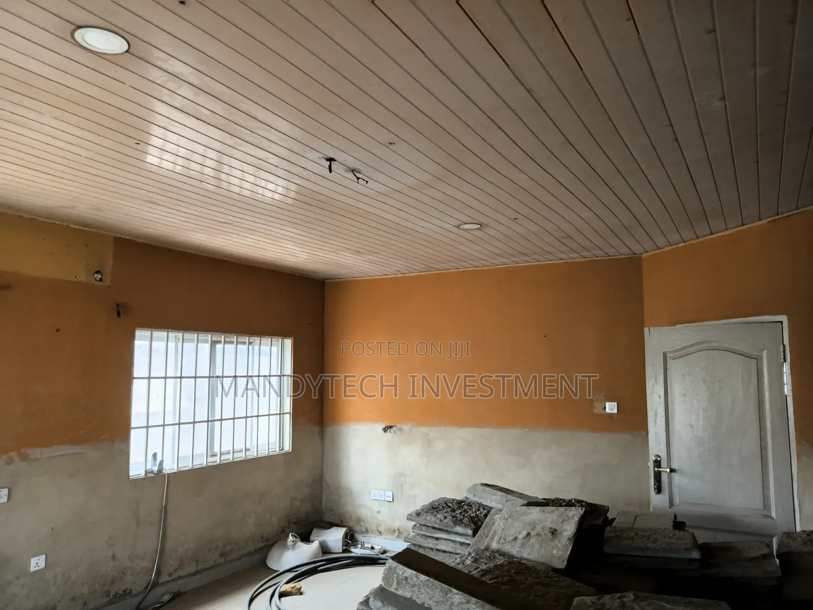 2bdrm House in Lake Side Estate for sale