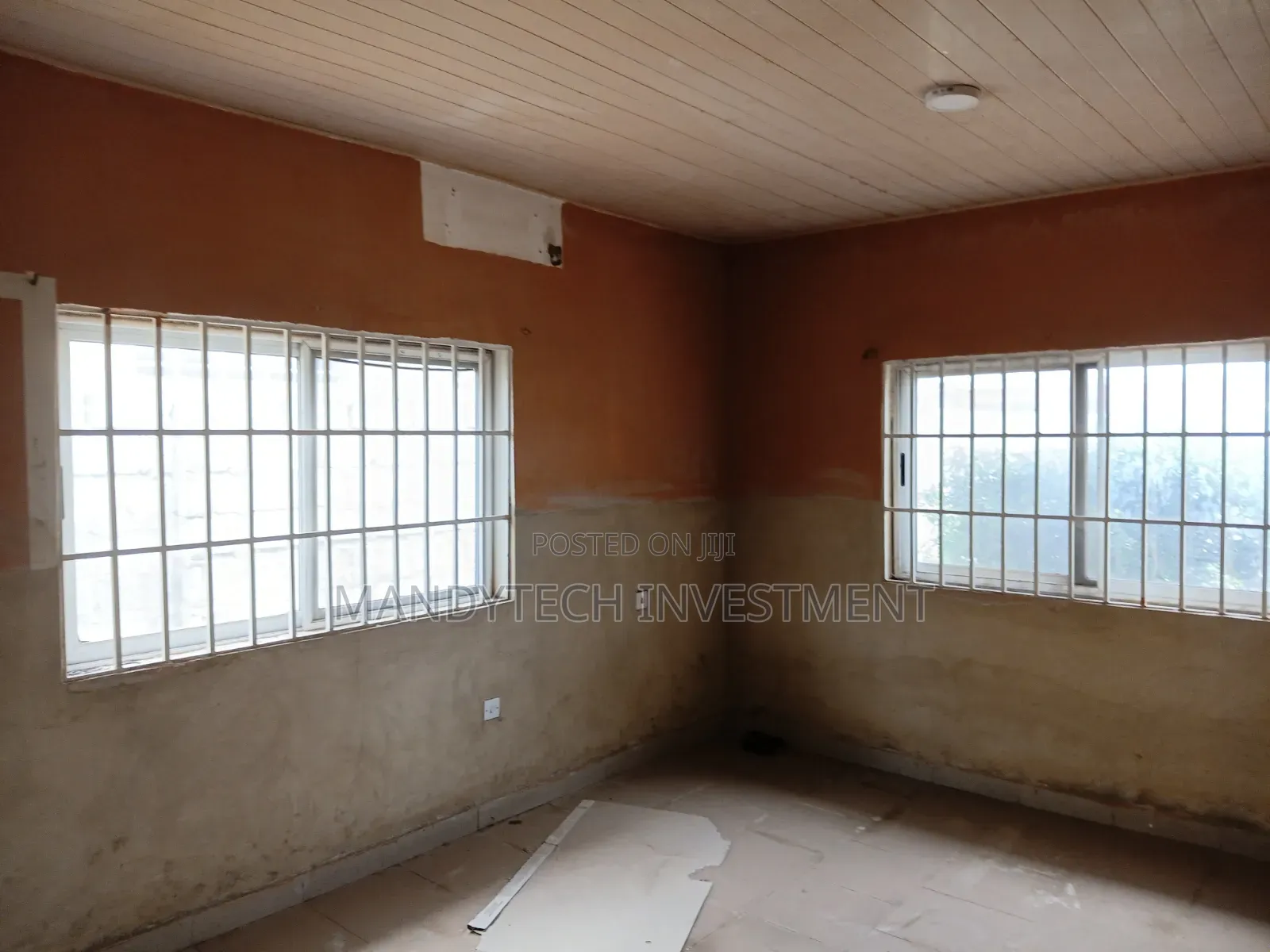 2bdrm House in Lake Side Estate for sale