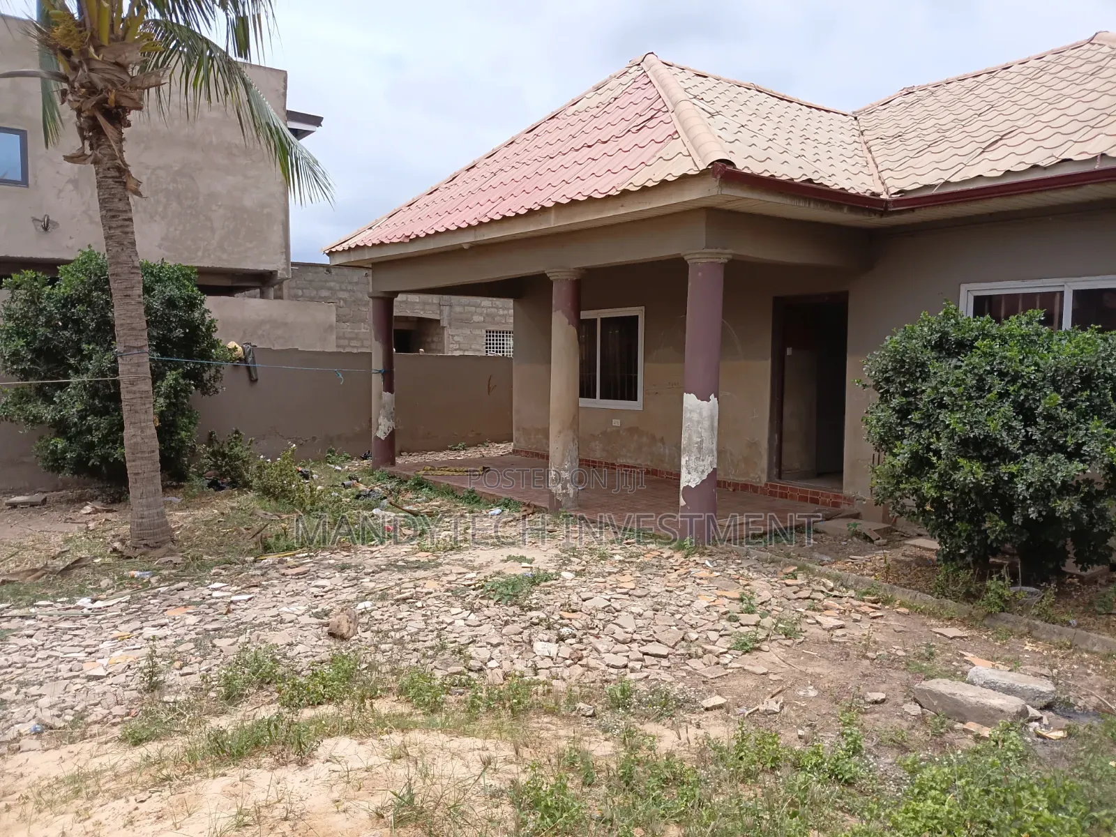 2bdrm House in Lake Side Estate for sale