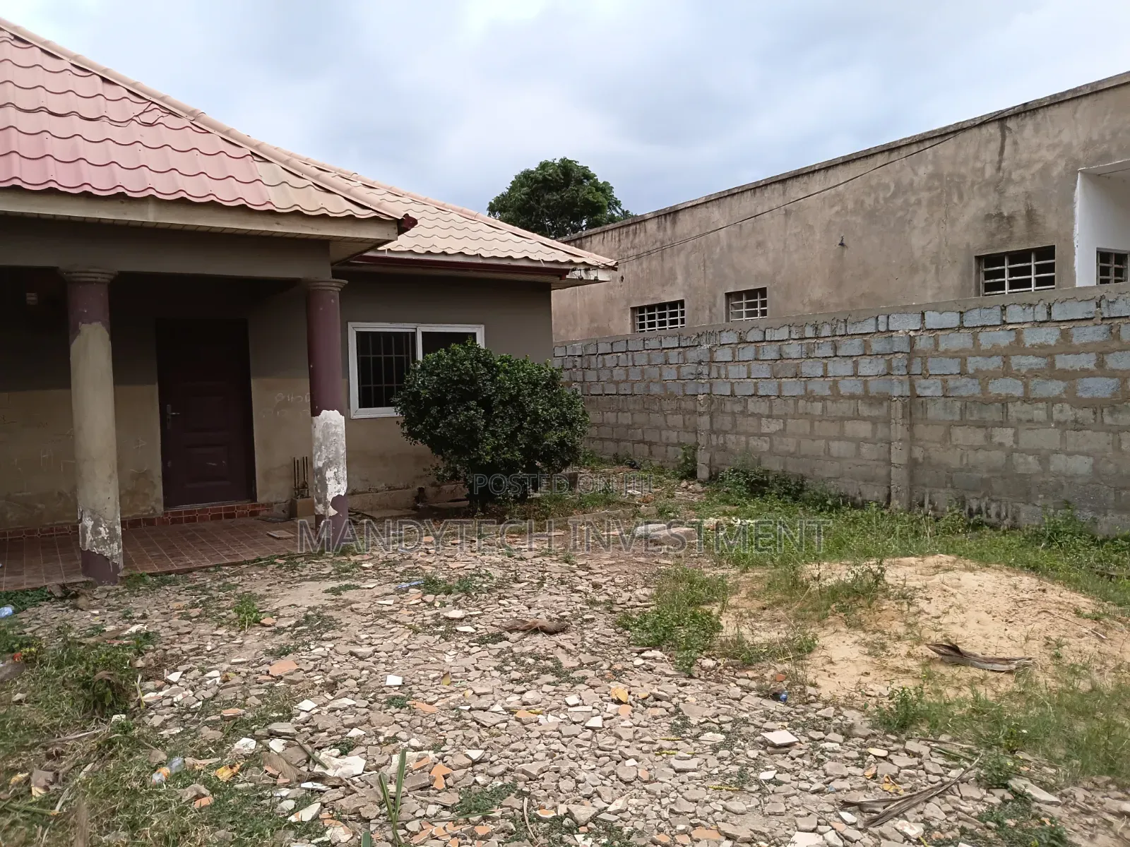 2bdrm House in Lake Side Estate for sale