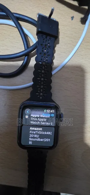 Apple Watch 5 Series GPS Original From Usa 40mm 85% Battery Health