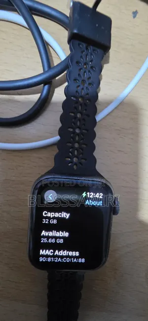 Apple Watch 5 Series GPS Original From Usa 40mm 85% Battery Health