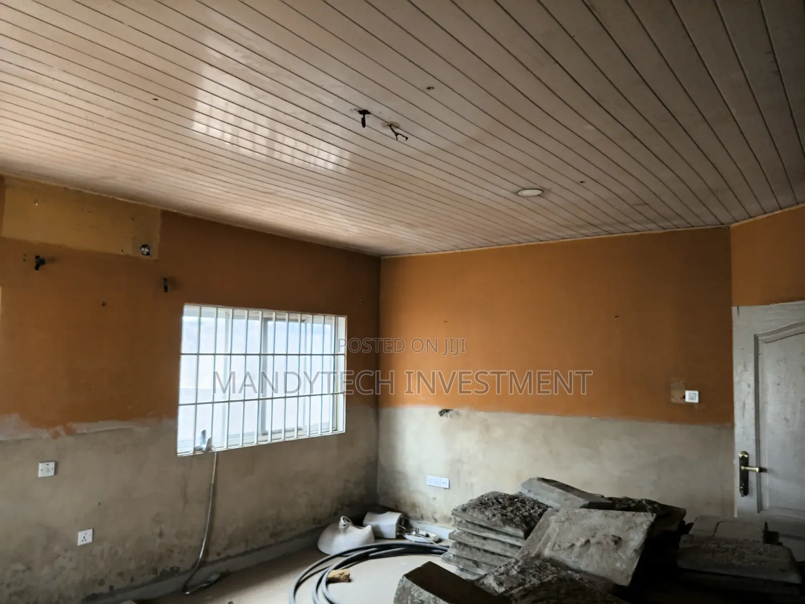 2bdrm House in Lake Side Estate for sale