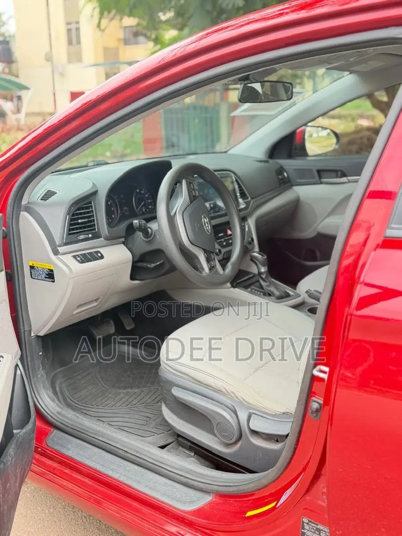 Hyundai Elantra 2017 Red