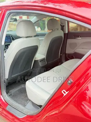 Hyundai Elantra 2017 Red