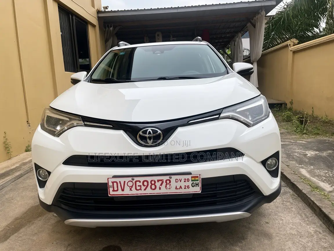 Toyota RAV4 XLE AWD (2.5L 4cyl 6A) 2017 White