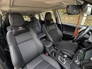 Toyota RAV4 XLE AWD (2.5L 4cyl 6A) 2017 White