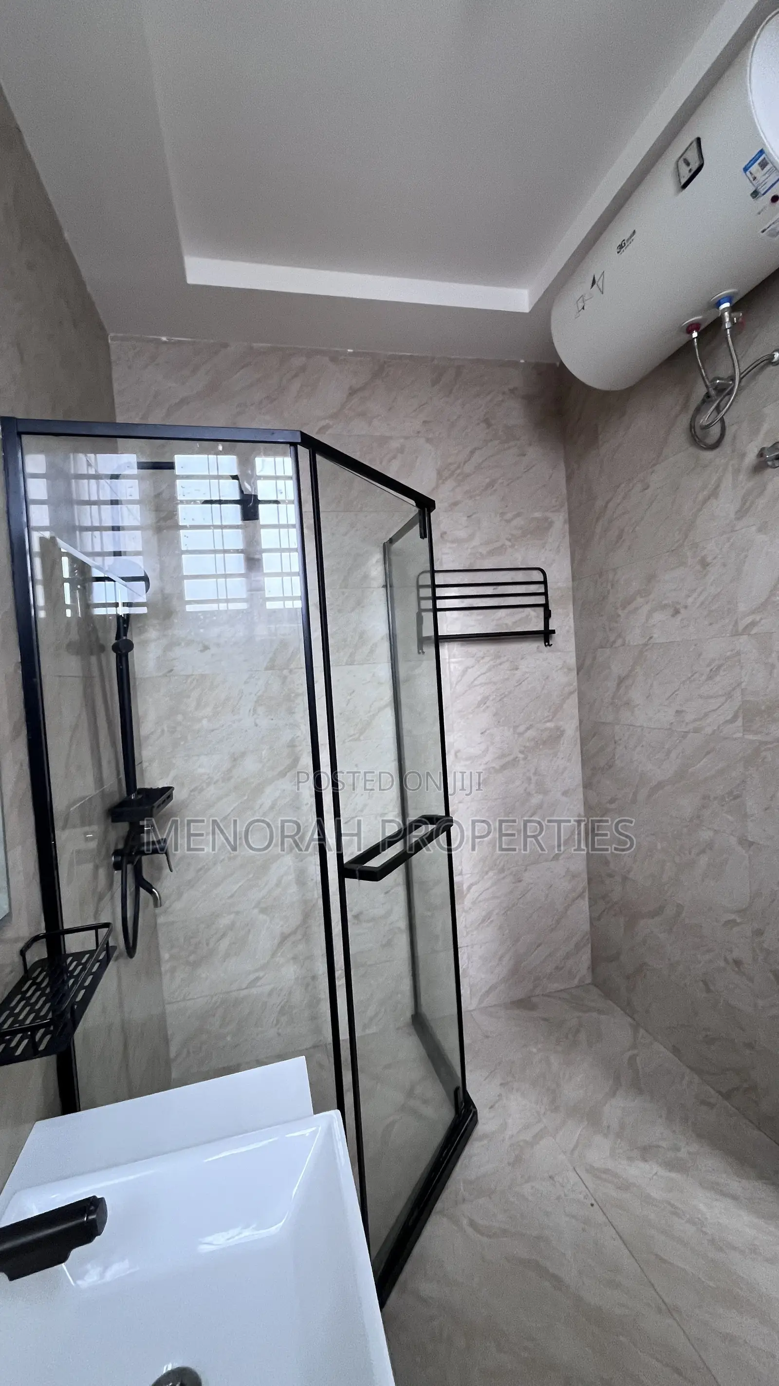 2bdrm Apartment in Adenta Fafraha, Frafraha for rent