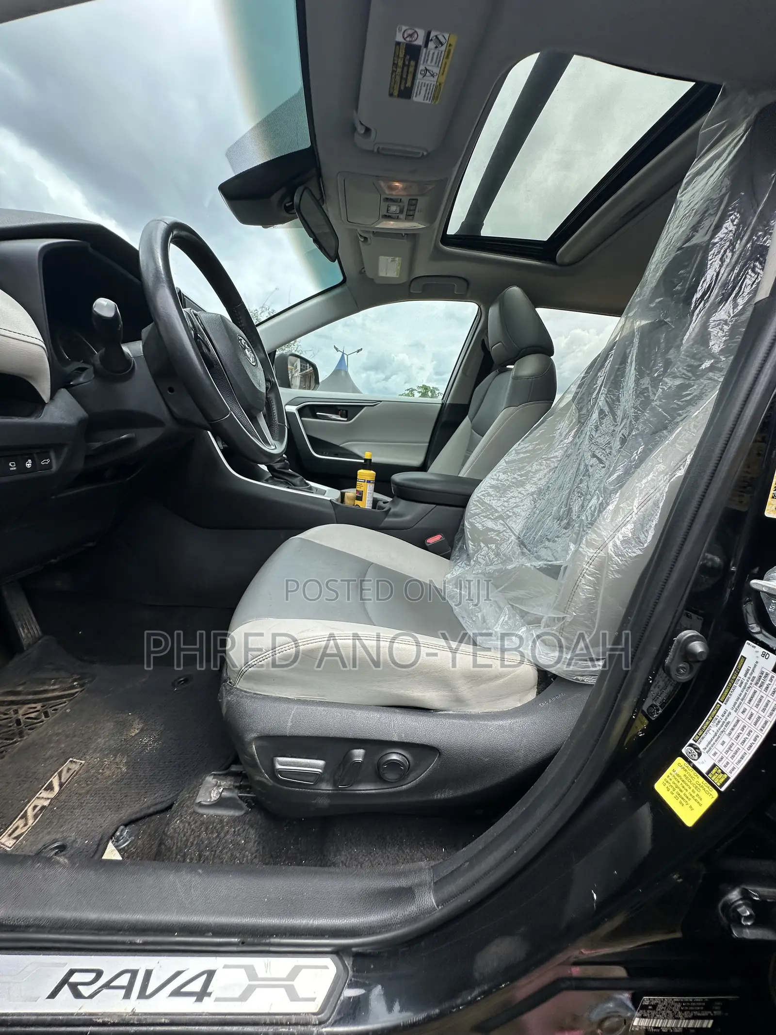 Toyota RAV4 XLE Premium 2021 Black